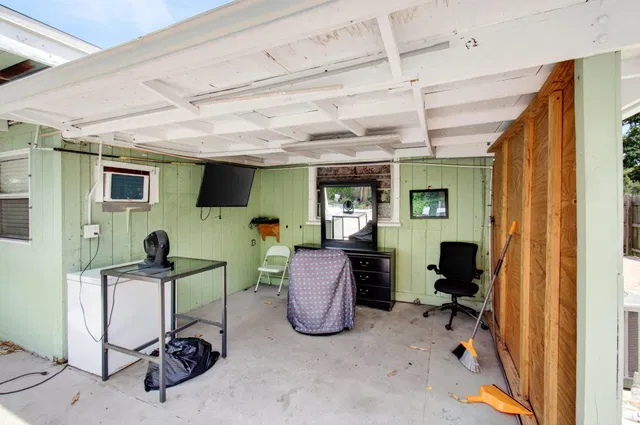 Residence photo 26