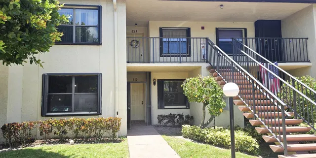 Unit 613 photo 2