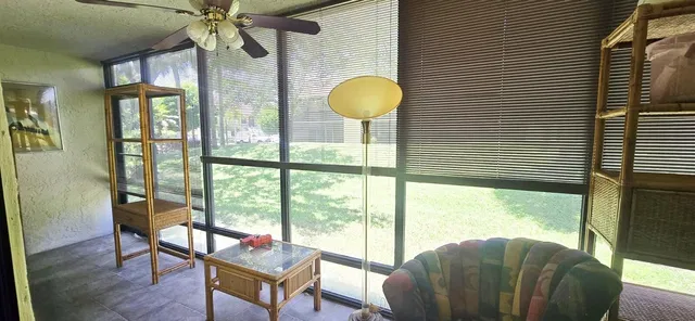 Unit 613 photo 5