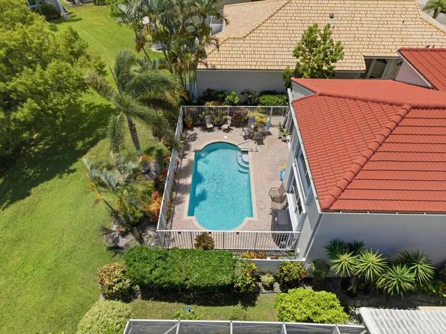 Residence photo 3