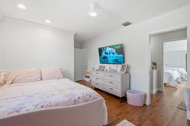 Residence photo 48