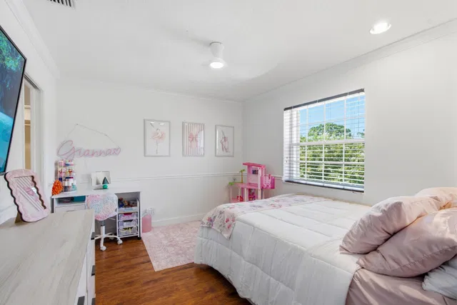 Residence photo 49
