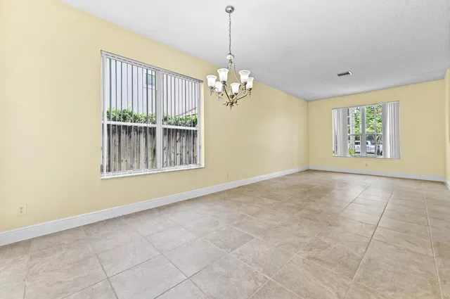 Residence photo 9