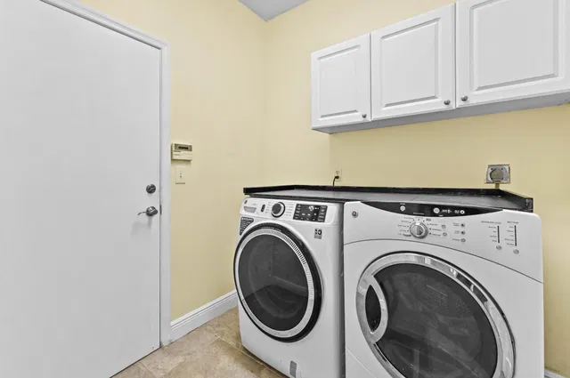 Residence photo 12
