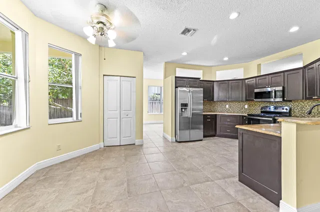 Residence photo 18