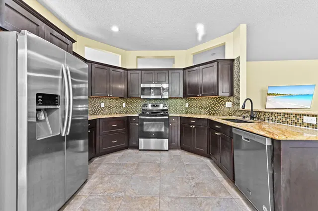 Residence photo 19
