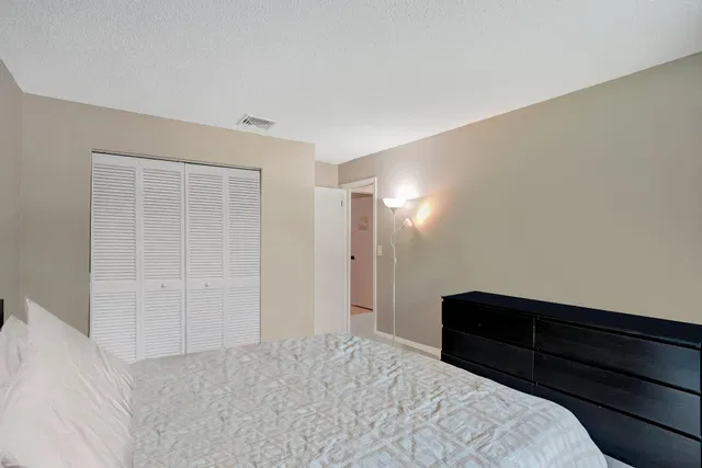 Residence photo 12