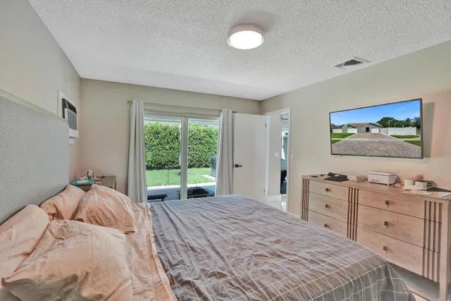 Residence photo 25