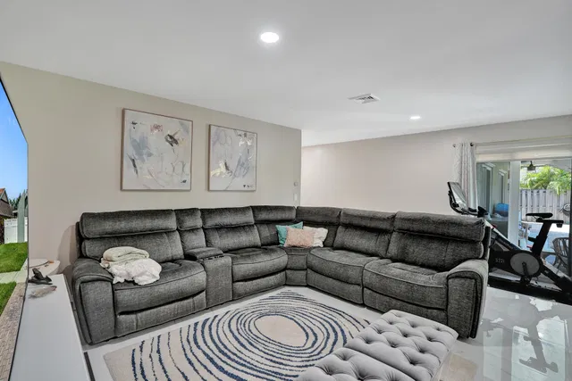 Residence photo 48