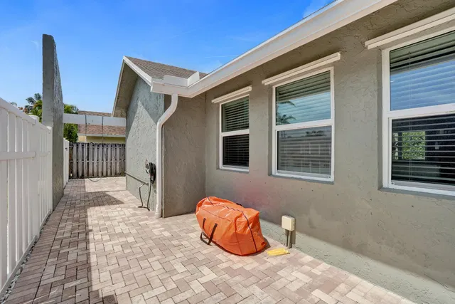 Residence photo 89