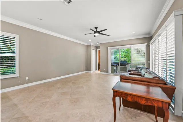 Residence photo 21