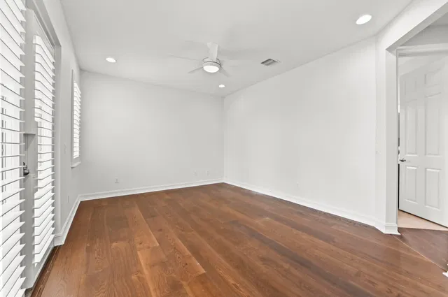 Residence photo 56