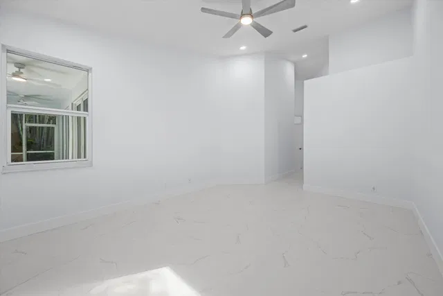 Residence photo 19