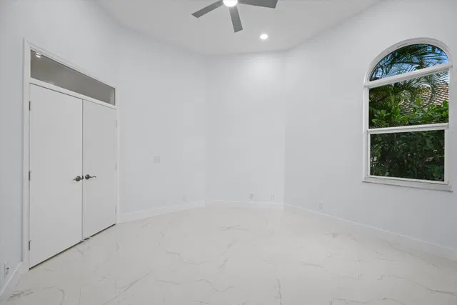Residence photo 32