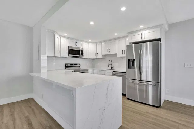 Residence photo 2