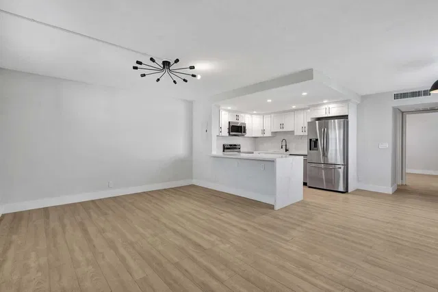 Residence photo 3