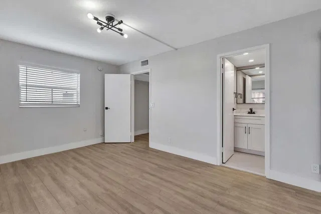Residence photo 15