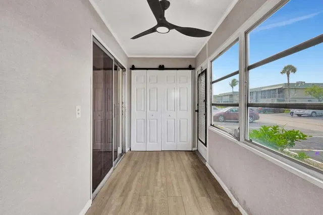 Residence photo 17