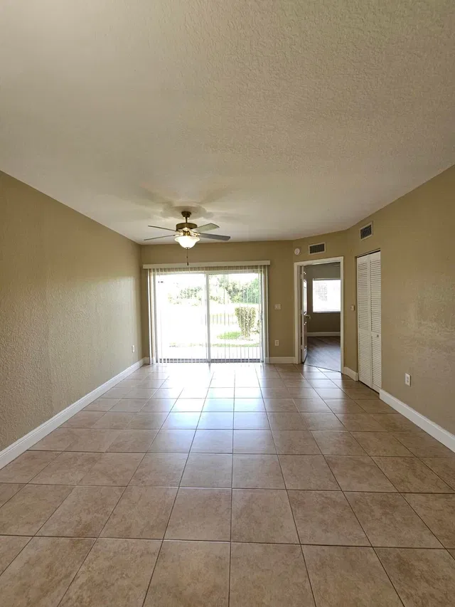 Unit 115 photo 2