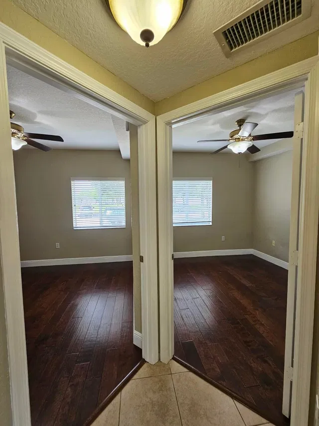 Unit 115 photo 14