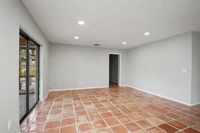 Residence photo 4