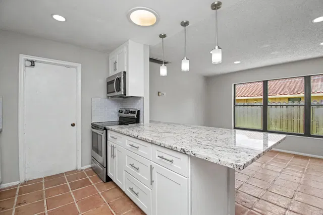 Residence photo 14