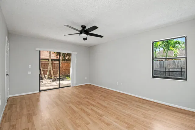Residence photo 15