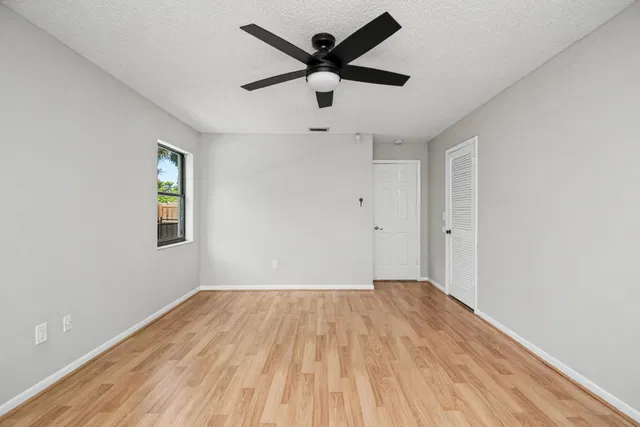 Residence photo 16