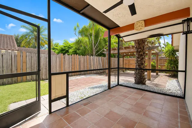 Residence photo 28