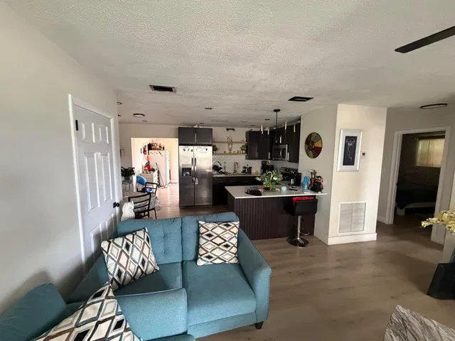 Residence photo 5