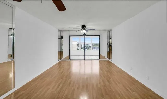  Unit 408 photo 6