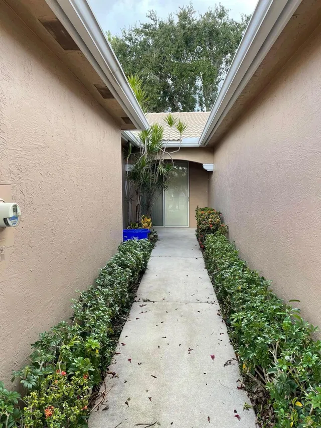 Residence photo 2