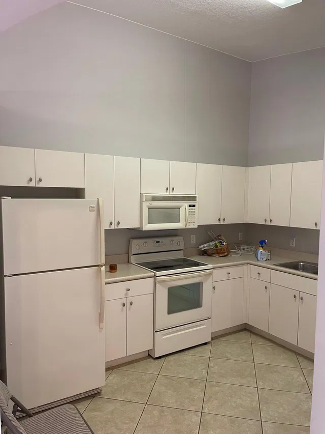 Residence photo 3