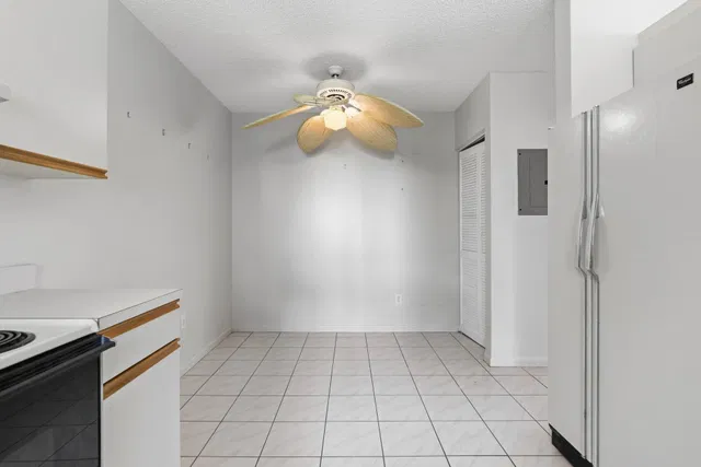 Unit c photo 25