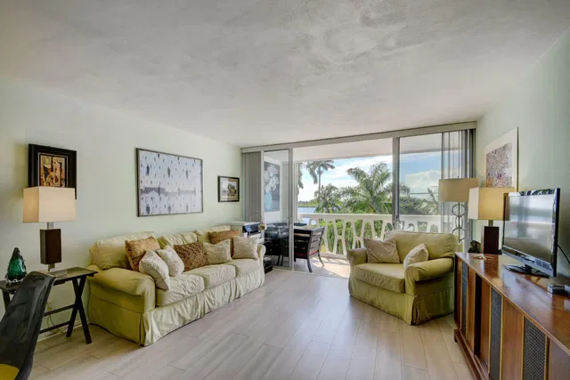 South Palm Beach Unit 403 photo 3