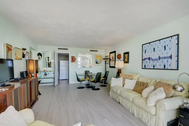 South Palm Beach Unit 403 photo 9