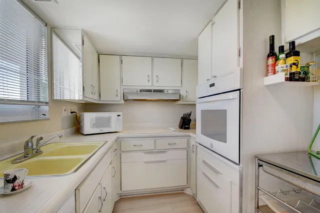 South Palm Beach Unit 403 photo 13