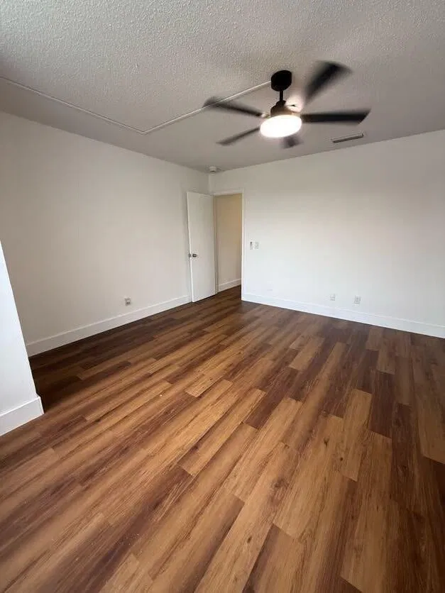  Unit B photo 19
