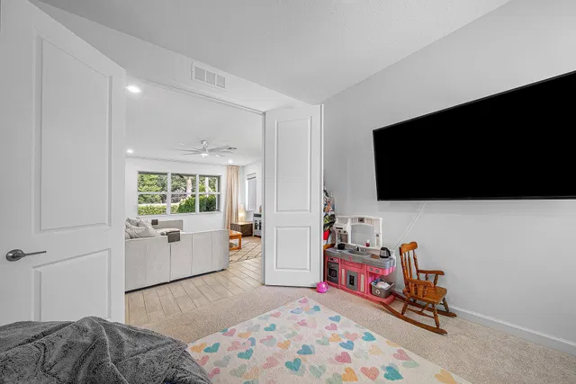 Residence photo 16