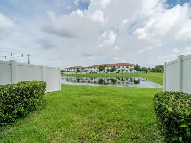  Residence photo 15