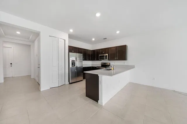  Residence photo 27