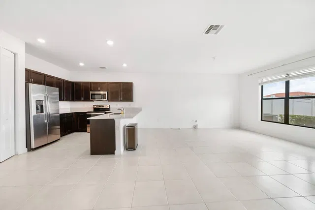  Residence photo 29