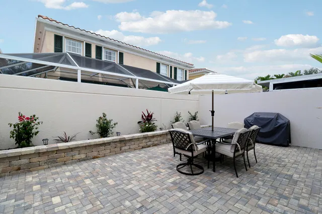 Residence photo 18