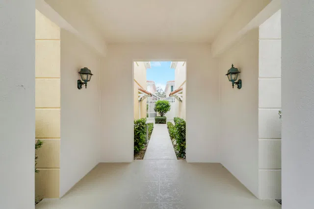 Residence photo 24