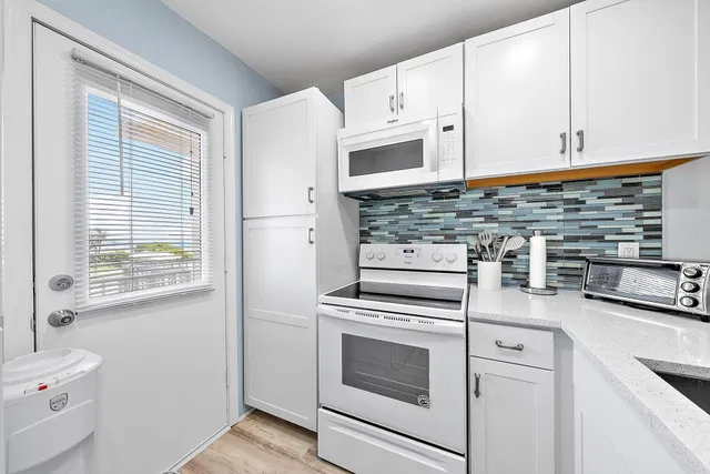  Unit 202 photo 4