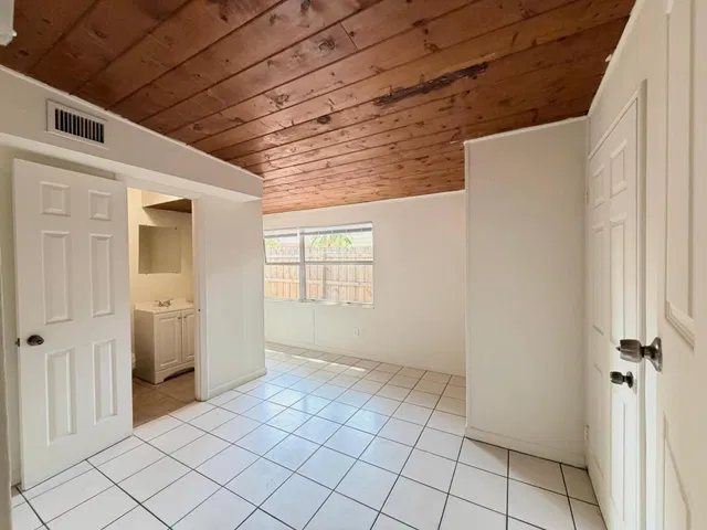 West Palm Beach Residence photo 10
