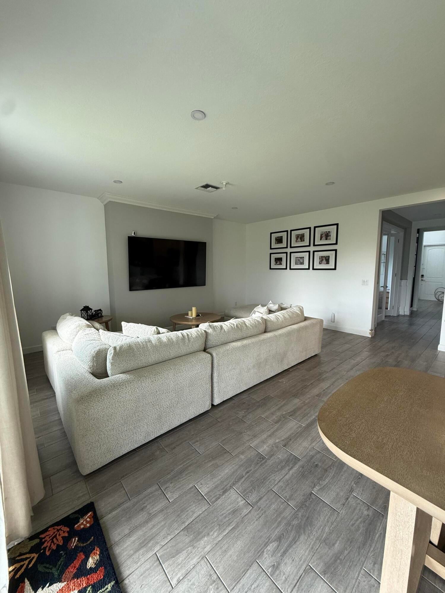  Residence photo 9
