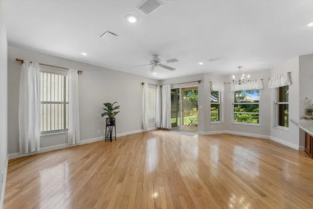 Residence photo 18