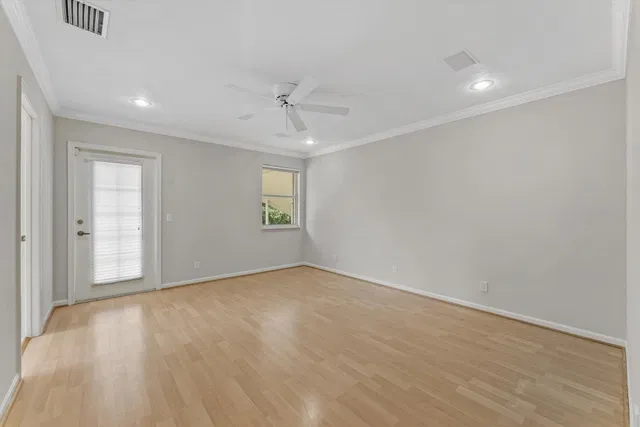 Residence photo 30