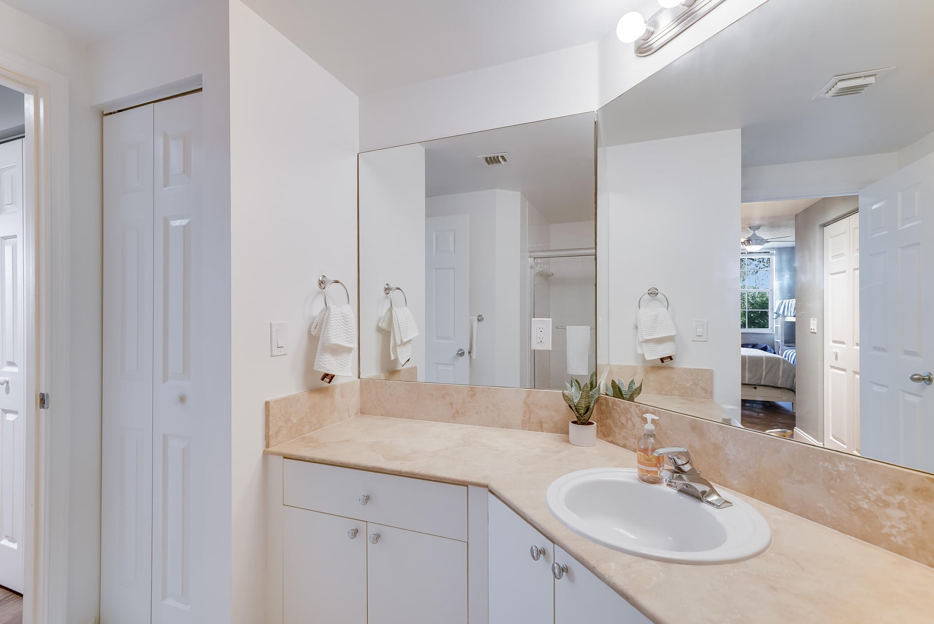 Unit 205 photo 15